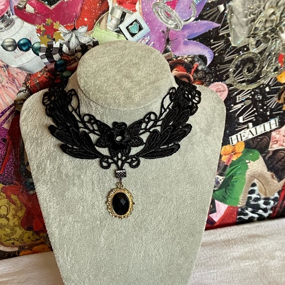 Vintage Faux Black And Gold Lace Choker - Picture 2 of 9